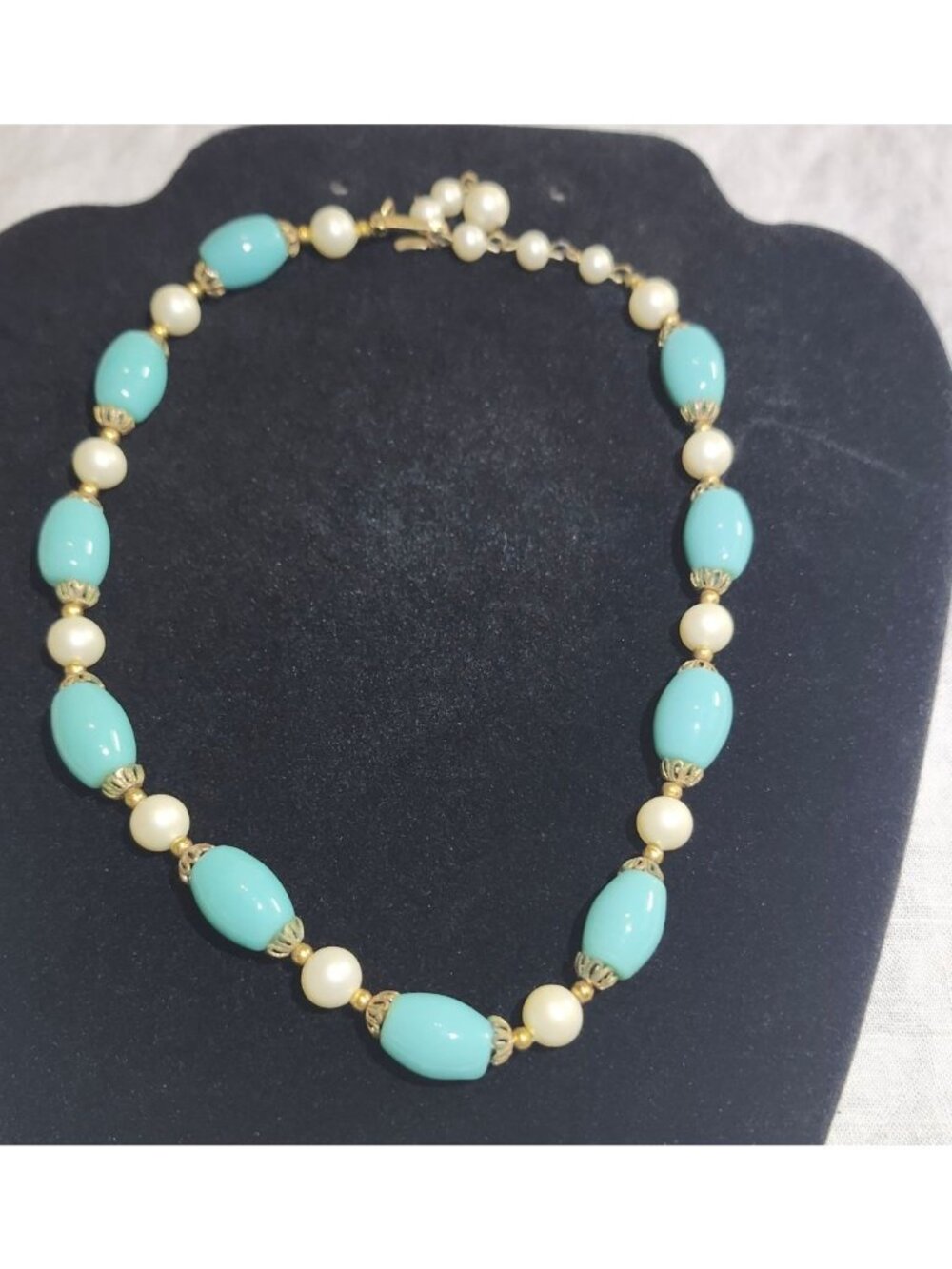 Vintage Trifari Necklace Blue & White Beads Silver Tone Filigree Classic Femini - Picture 3 of 6
